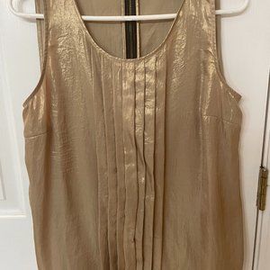 Sleeveless festive shirt